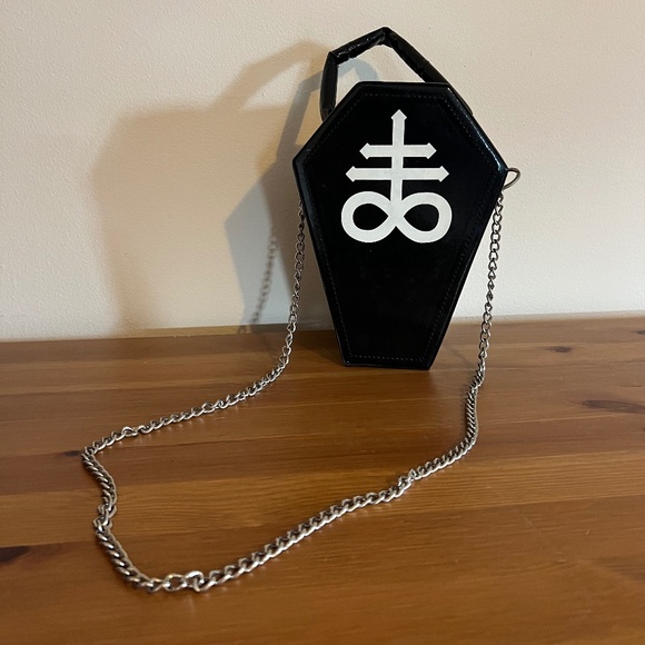 Killstar hardshell coffin bag - Picture 1 of 8